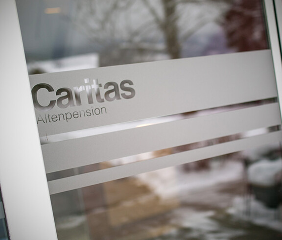 Eingangstüre der Caritas Altenpension